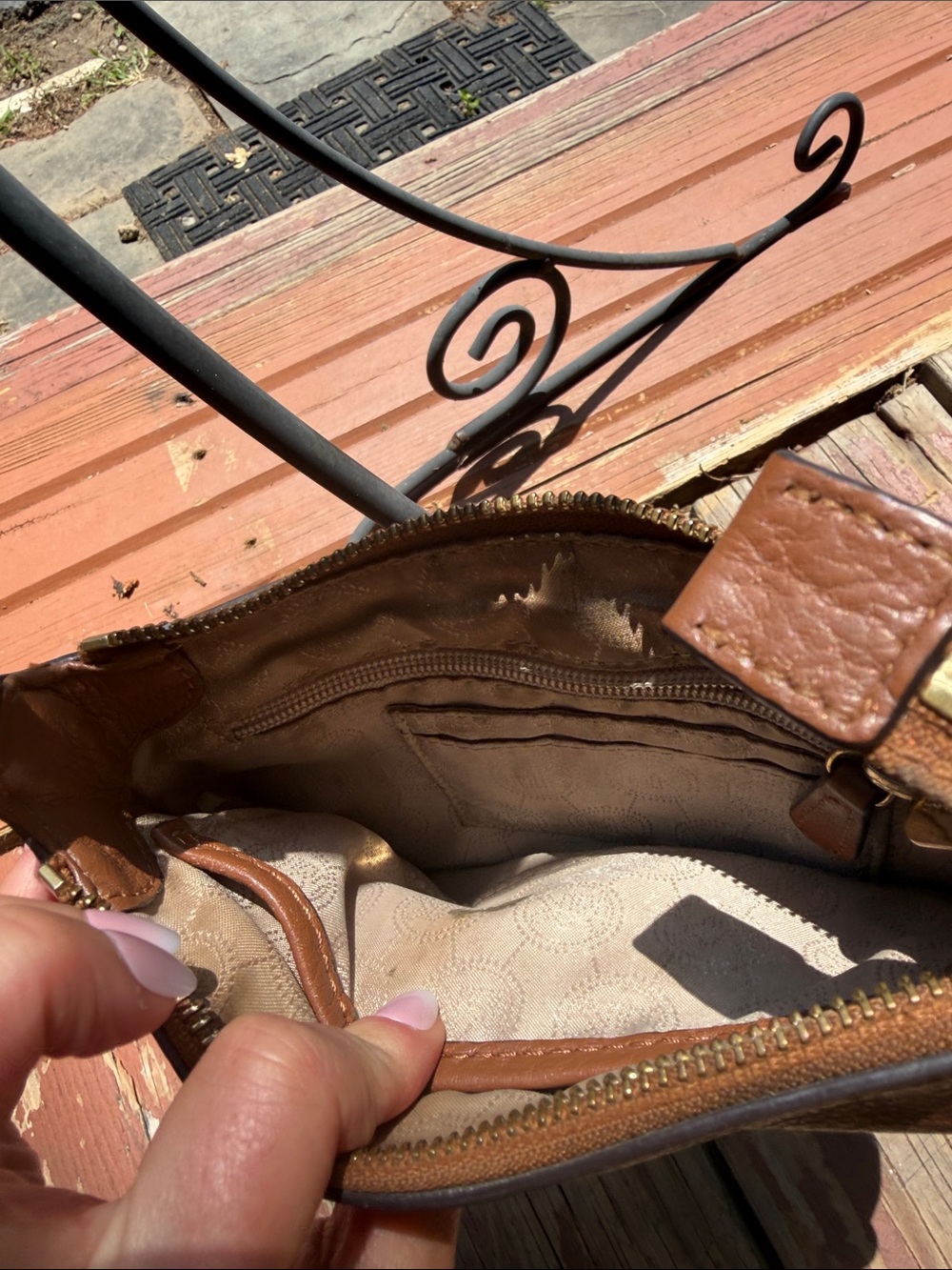Michael Kors Tan Brown Pebbled Leather Shoulder Bag EUC - Picture 4 of 10
